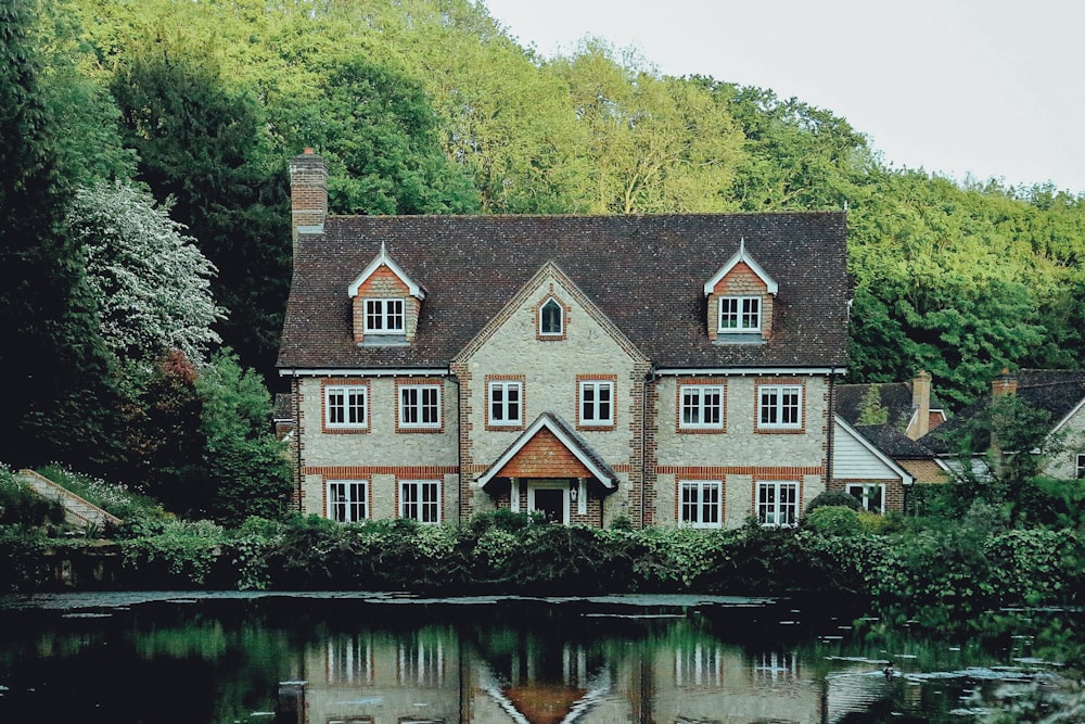 Total restoration of Hilda Worthington Smith home, originally built 1892. Exterior porch rebuilt to match historical photos; Virginia lime repointing; Tudor windows rebuilt.